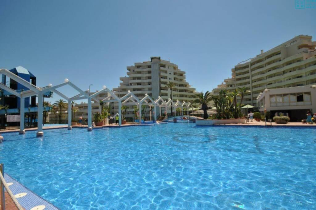 215. Primera Línea De Playa. Apartamento Benalmádena